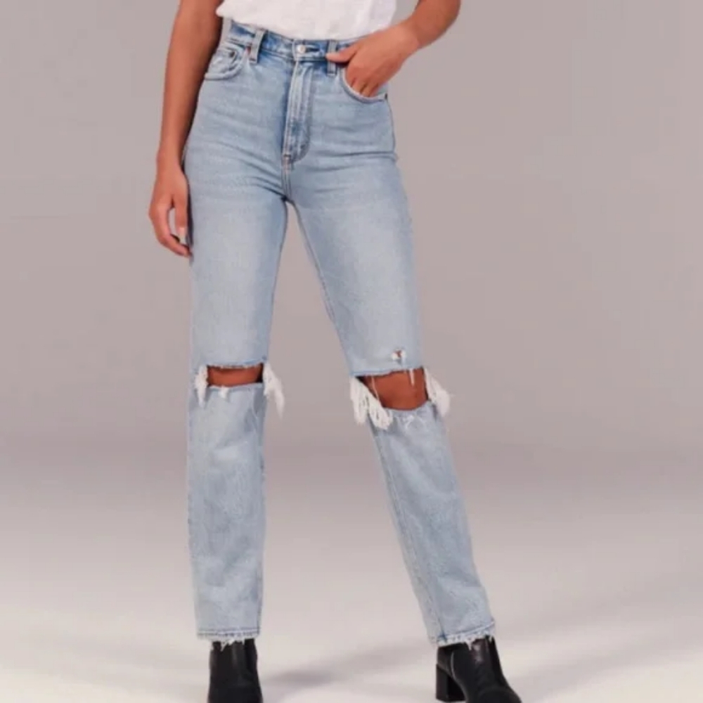Abercrombie & Fitch Curve Love Ultra High Rise 90s Straight Jean